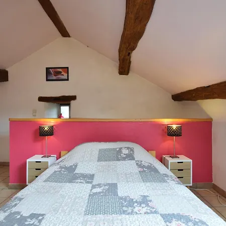 Сasa de vacaciones Former In A Quiet Village *